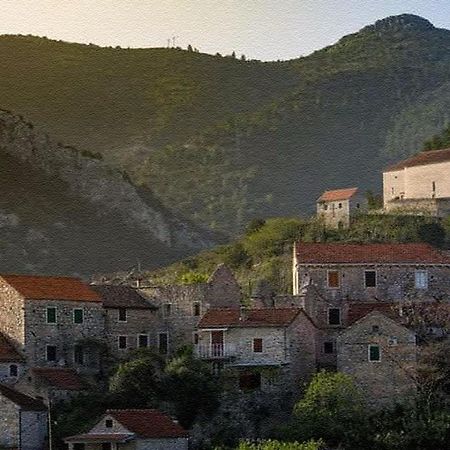 Heritage Apartments Kyra & Fox In Pitve, Hvar Buitenkant foto