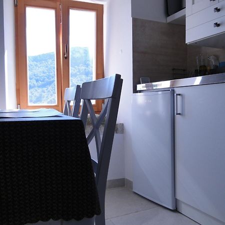 Heritage Apartments Kyra & Fox In Pitve, Hvar Buitenkant foto