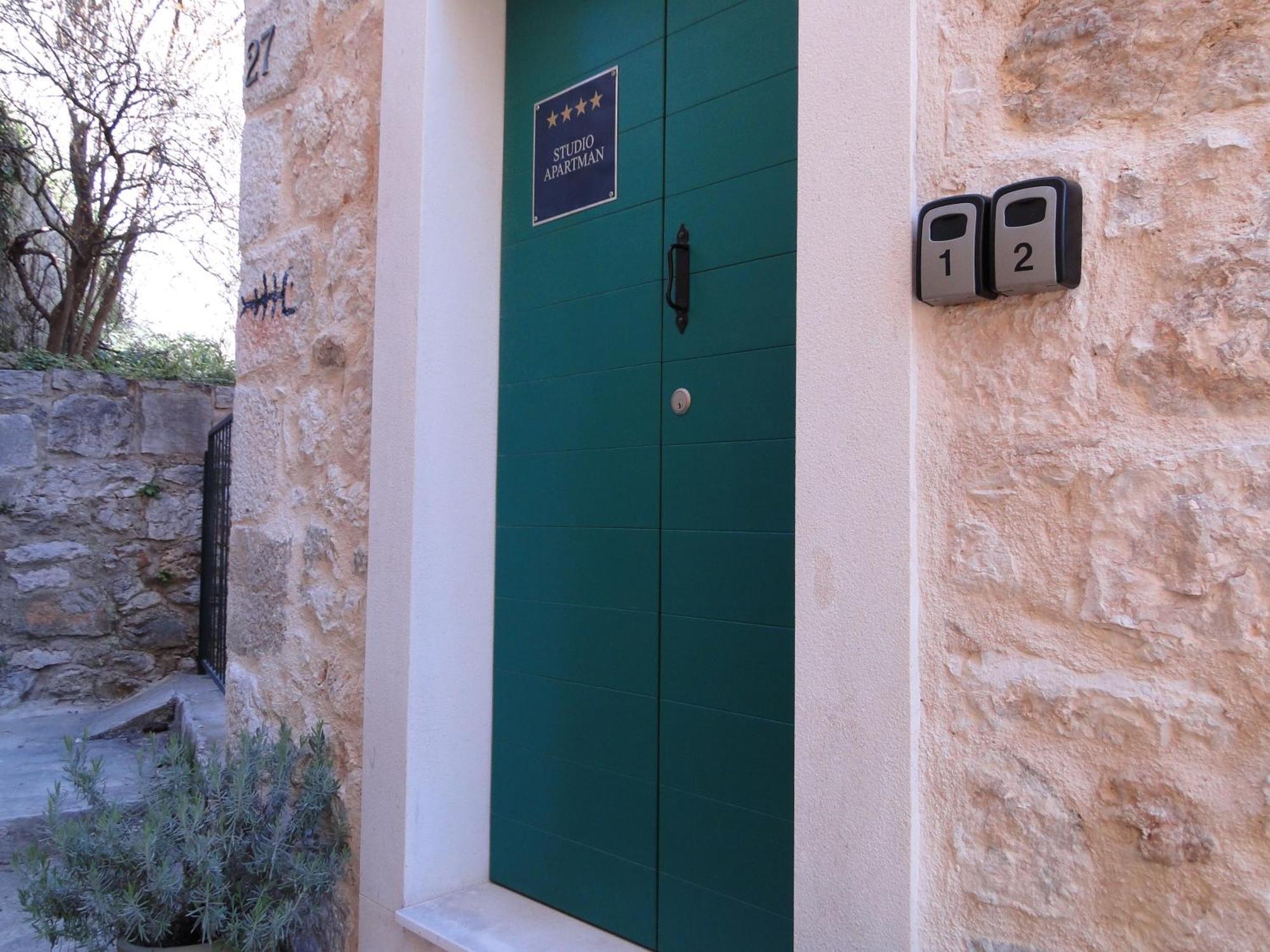 Heritage Apartments Kyra & Fox In Pitve, Hvar Buitenkant foto